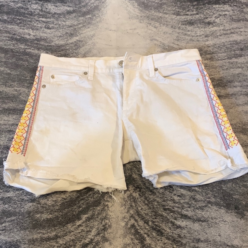 Gap white cut off shorts size 26R